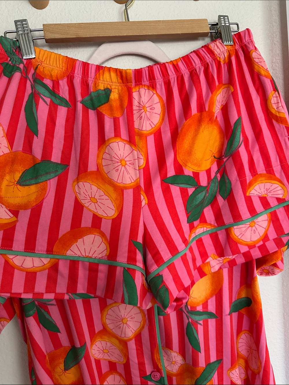 WOMEN’S Pink Citrus-Print Short Sleeve Button Front Top - Picture 4 of 10